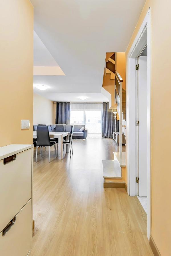 Yellow 3 Bedroom Large Apartment For 10 Guests Costa Adeje  Exterior photo