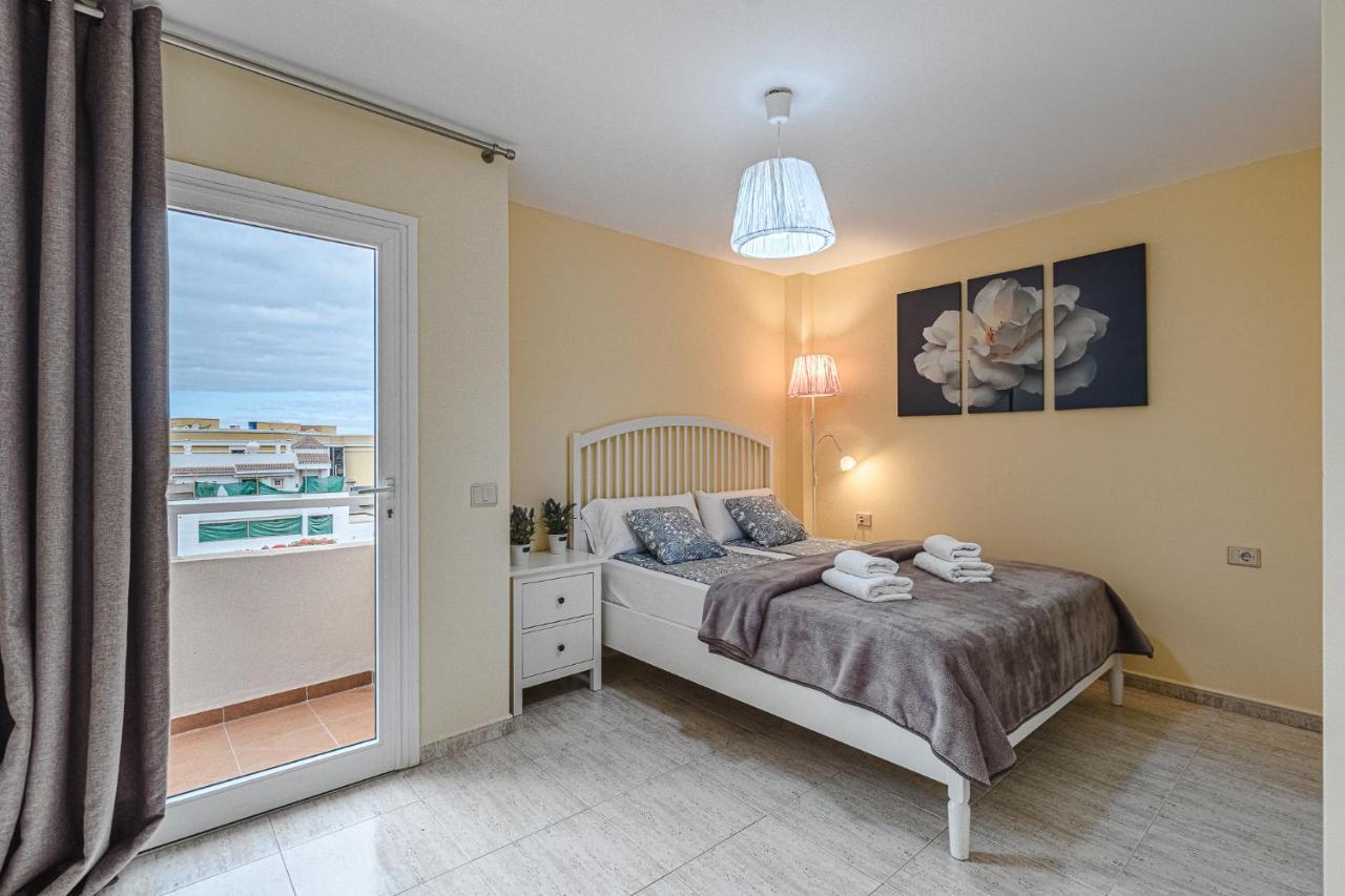 Yellow 3 Bedroom Large Apartment For 10 Guests Costa Adeje  Exterior photo