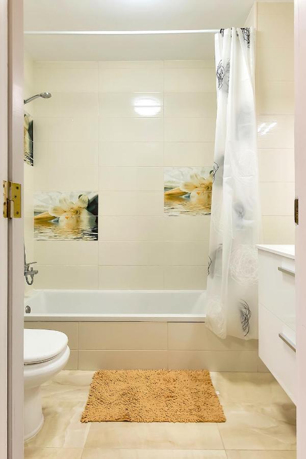 Yellow 3 Bedroom Large Apartment For 10 Guests Costa Adeje  Exterior photo
