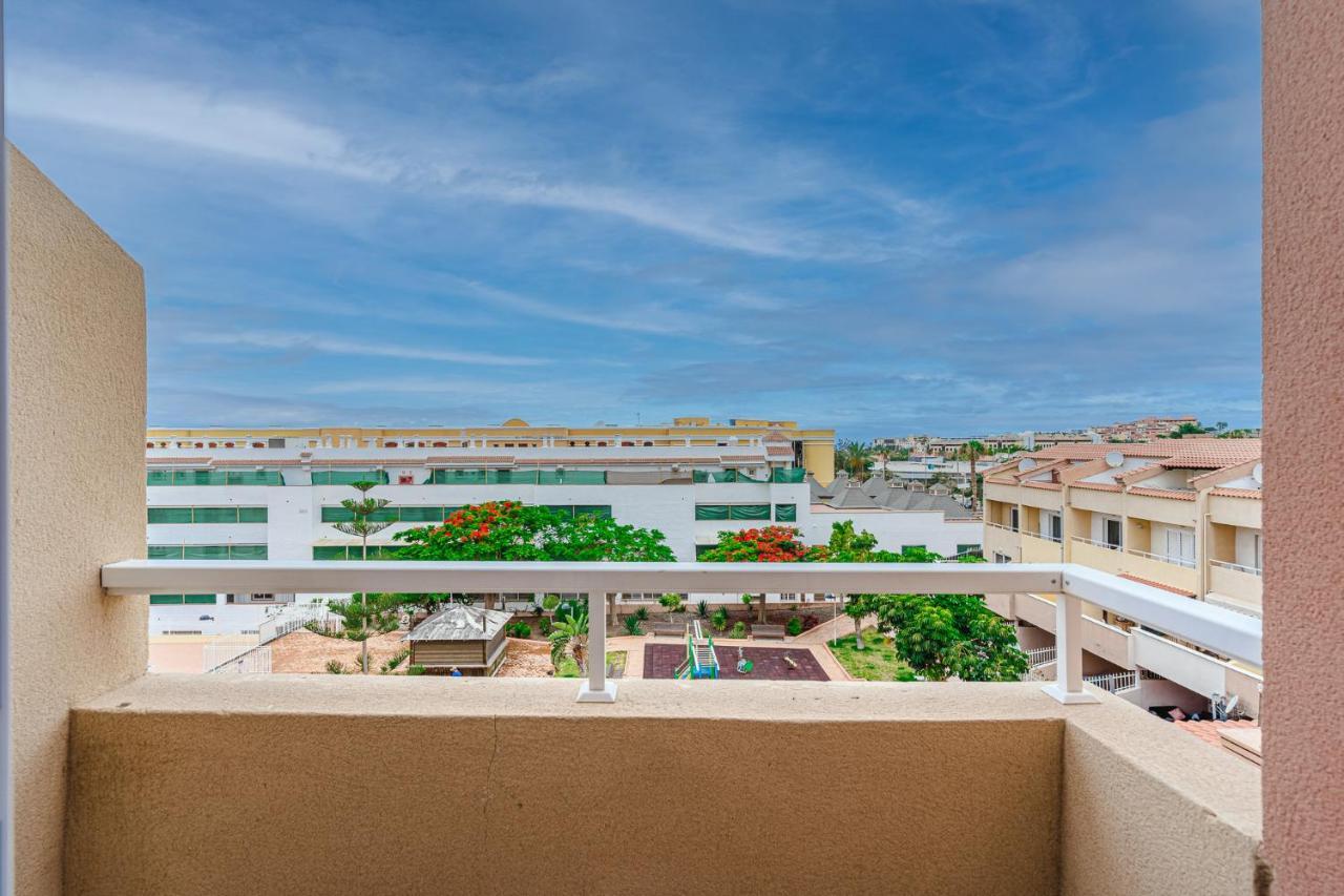 Yellow 3 Bedroom Large Apartment For 10 Guests Costa Adeje  Exterior photo
